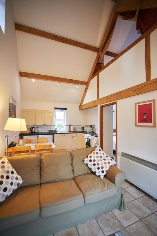 Barn Cottages At Lacock Exterior photo